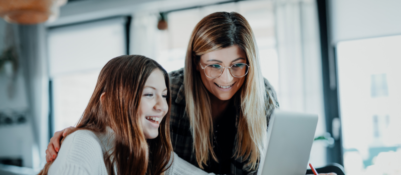 A teenager and her mom look into getting support at Charlie Health.