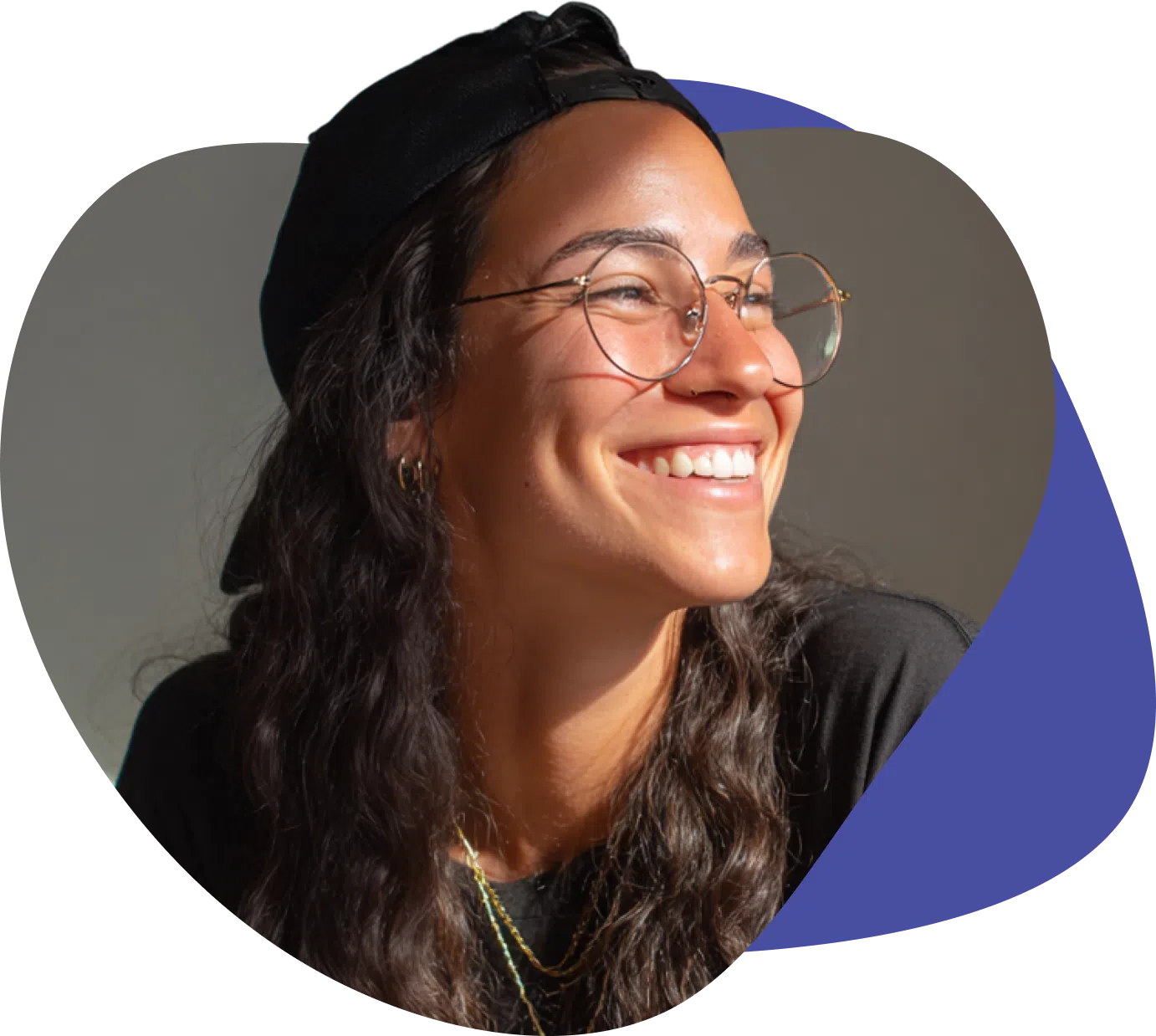 Image of a blonde person doing virutal therapy